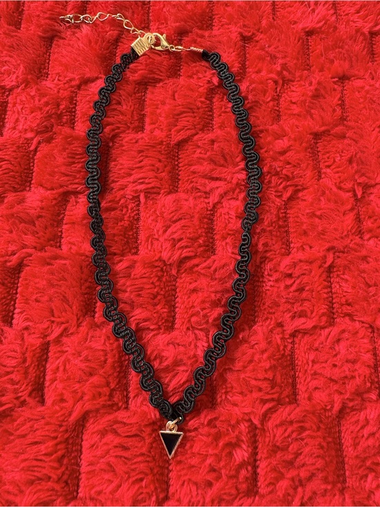 Jewelry - 🖤 Black Triangle Pendant Choker Necklace | Adjustable Clasp